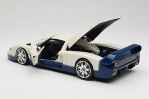 Maserati MC12 Бял Син Hot Wheels 1:18 G7158 Метал — снимка 5 от 8