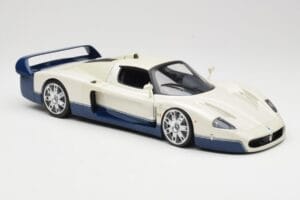 Maserati MC12 Бял Син Hot Wheels 1:18 G7158 Метал — снимка 6 от 8