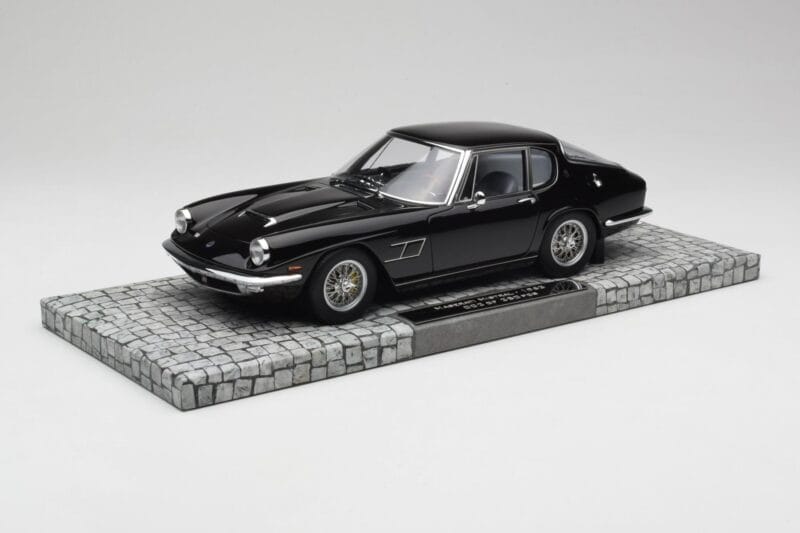 Maserati Mistral Черен Minichamps 1:18 107123421 Смола