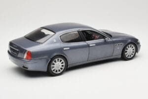 Maserati Quattroporte Blue Metallic Hot Wheels 1:18 B7003 Метал — снимка 3 от 8