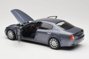 Maserati Quattroporte Blue Metallic Hot Wheels 1:18 B7003 Метал — снимка 5 от 8