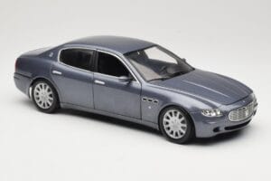 Maserati Quattroporte Blue Metallic Hot Wheels 1:18 B7003 Метал — снимка 6 от 8