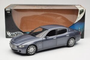Maserati Quattroporte Blue Metallic Hot Wheels 1:18 B7003 Метал — снимка 8 от 8