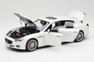 Maserati Quattroporte VI GTS Alpine Бял AUTOart 1:18 75808 Метал — снимка 2 от 8
