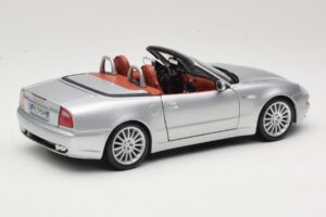 Maserati Spyder Сребрист Maisto 1:18 31667 Метал — снимка 3 от 8