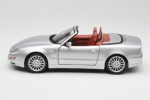 Maserati Spyder Сребрист Maisto 1:18 31667 Метал — снимка 4 от 8