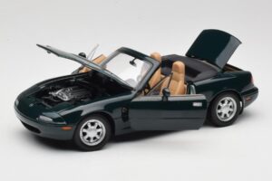 Mazda MX-5 NA Emerald Green Gate 1:18 01017 Метал — снимка 2 от 8