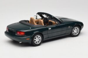 Mazda MX-5 NA Emerald Green Gate 1:18 01017 Метал — снимка 3 от 8