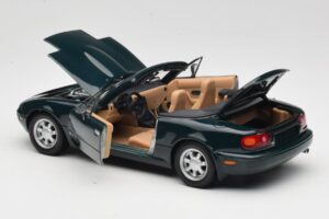 Mazda MX-5 NA Emerald Green Gate 1:18 01017 Метал — снимка 5 от 8