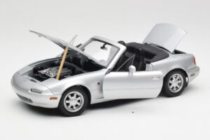 Mazda MX-5 Miata NA Highlight Сребрист Gate 1:18 1015 Метал — снимка 2 от 8