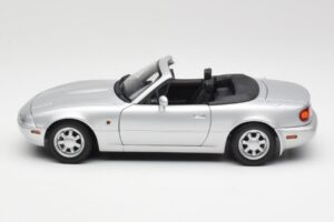 Mazda MX-5 Miata NA Highlight Сребрист Gate 1:18 1015 Метал — снимка 4 от 8