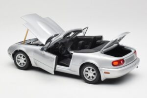 Mazda MX-5 Miata NA Highlight Сребрист Gate 1:18 1015 Метал — снимка 5 от 8