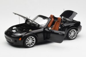 Mazda MX-5 NC Roadster Retractable Hardtop US Spec Черен AUTOart 1:18 75971 Метал — снимка 2 от 10