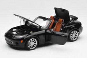 Mazda MX-5 NC Roadster Retractable Hardtop US Spec Черен AUTOart 1:18 75971 Метал — снимка 3 от 10