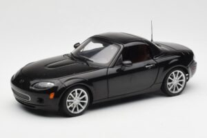 Mazda MX-5 NC Roadster Retractable Hardtop US Spec Черен AUTOart 1:18 75971 Метал