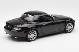 Mazda MX-5 NC Roadster Retractable Hardtop US Spec Черен AUTOart 1:18 75971 Метал — снимка 5 от 10
