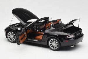 Mazda MX-5 NC Roadster Retractable Hardtop US Spec Черен AUTOart 1:18 75971 Метал — снимка 7 от 10