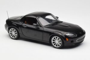 Mazda MX-5 NC Roadster Retractable Hardtop US Spec Черен AUTOart 1:18 75971 Метал — снимка 8 от 10