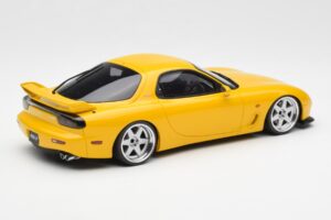 Mazda RX-7 FD Type R Bathurst R Жълт Otto 1:18 OT397 Смола — снимка 2 от 6