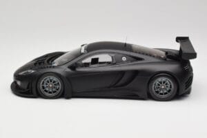 McLaren 12C GT3 Carbon Мат Черен Minichamps 1:18 151121390 Метал — снимка 3 от 6