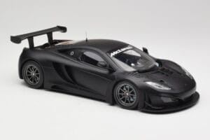 McLaren 12C GT3 Carbon Мат Черен Minichamps 1:18 151121390 Метал — снимка 4 от 6