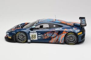 McLaren 12C GT3 #88 Von Ryan Racing A. Barff / T. Goodwin / B. Senna Spa 24 Hours 2013 Minichamps 1:18 151131388 Метал — снимка 3 от 6