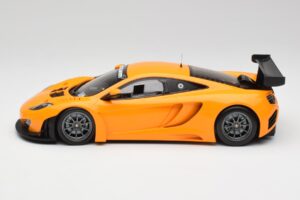 McLaren 12C GT3 Papaya Оранжев Minichamps 1:18 151121391 Метал — снимка 3 от 6