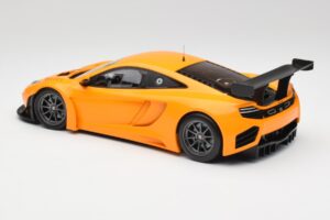 McLaren 12C GT3 Papaya Оранжев Minichamps 1:18 151121391 Метал — снимка 5 от 6