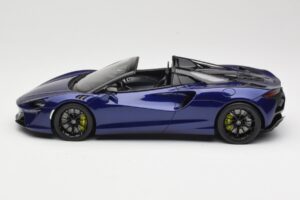 McLaren Artura Spider Лилав GT Spirit 1:18 GT515 Смола — снимка 3 от 6