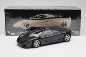 McLaren F1 Carbon Черен Металик Minichamps 1:18 530133420 Метал — снимка 8 от 8