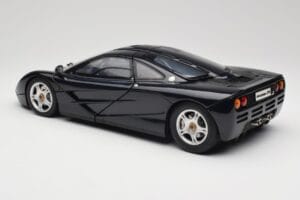 McLaren F1 Dark Blue Metallic Minichamps 1:12 530133128 Метал — снимка 8 от 9