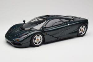 McLaren F1 Dark Green Metallic Minichamps 1:12 530133127 Метал