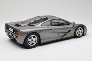 McLaren F1 Dark Silver Minichamps 1:12 530133124 Метал — снимка 3 от 8