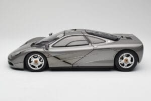 McLaren F1 Dark Silver Minichamps 1:12 530133124 Метал — снимка 4 от 8