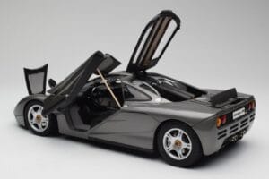 McLaren F1 Dark Silver Minichamps 1:12 530133124 Метал — снимка 5 от 8