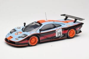 McLaren F1 GTR #39 Gulf R. Bellm / A. Gilbert / M. Sekiya 24 Hours of Le Mans 1997 UT Models 1:18 39725 Метал