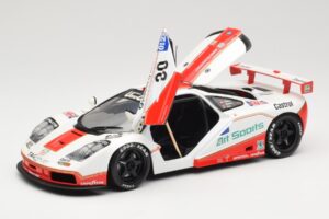 McLaren F1 GTR GT1 #30 West Competition J. Nielsen 1996 UT Models 1:18 39624 Метал — снимка 2 от 8