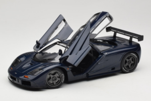 McLaren F1 GTR Le Mans Edition Лилав UT Models 1:18 MCLAREN001 Метал — снимка 2 от 8
