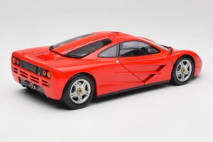 McLaren F1 Magma Червен Minichamps 1:18 530133422 Метал — снимка 3 от 8