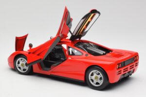 McLaren F1 Magma Червен Minichamps 1:18 530133422 Метал — снимка 5 от 8