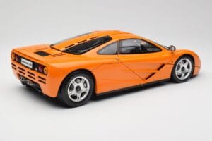 McLaren F1 Оранжев Minichamps 1:12 530133131 Метал — снимка 3 от 9