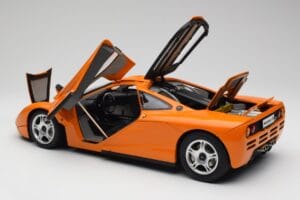 McLaren F1 Оранжев Minichamps 1:12 530133131 Метал — снимка 6 от 9