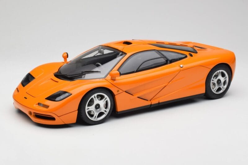 McLaren F1 Оранжев Minichamps 1:12 530133131 Метал