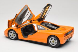 McLaren F1 Оранжев Minichamps 1:18 530133421 Метал — снимка 5 от 8