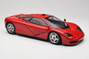 McLaren F1 Червен Minichamps 1:12 530133125 Метал — снимка 7 от 9
