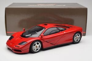 McLaren F1 Червен Minichamps 1:12 530133125 Метал — снимка 9 от 9