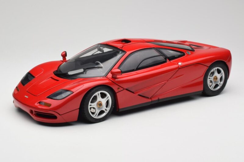 McLaren F1 Червен Minichamps 1:12 530133125 Метал