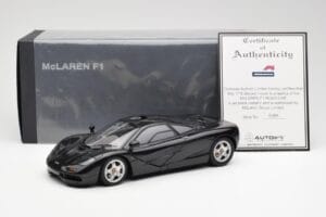 McLaren F1 Road Car Черен AUTOart 1:18 76002 Метал — снимка 8 от 8