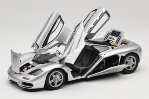 McLaren F1 Сребрист LCD 1:18 LCD18014-SI Метал — снимка 2 от 8