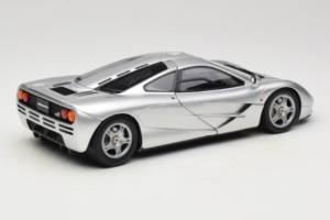 McLaren F1 Сребрист LCD 1:18 LCD18014-SI Метал — снимка 3 от 8